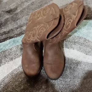Girls Cowboy boots size 2